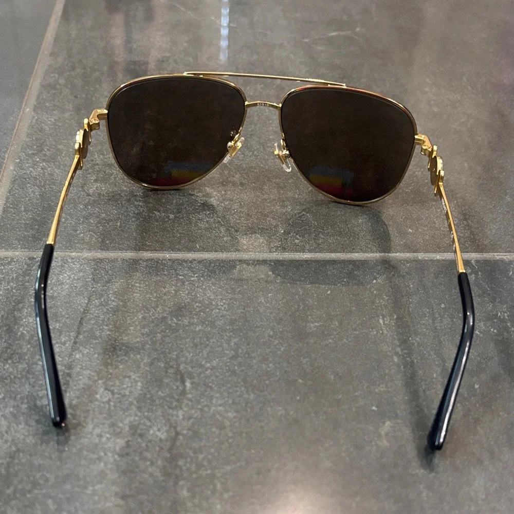 Kids Versace  Gold toned Aviator Sunglasses with Blue Case